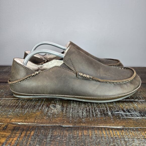 NEW Olukai Moloa Slipper Mens Size 10 Slip On Shoes Leather Brown Sheep Fur - Picture 1 of 11